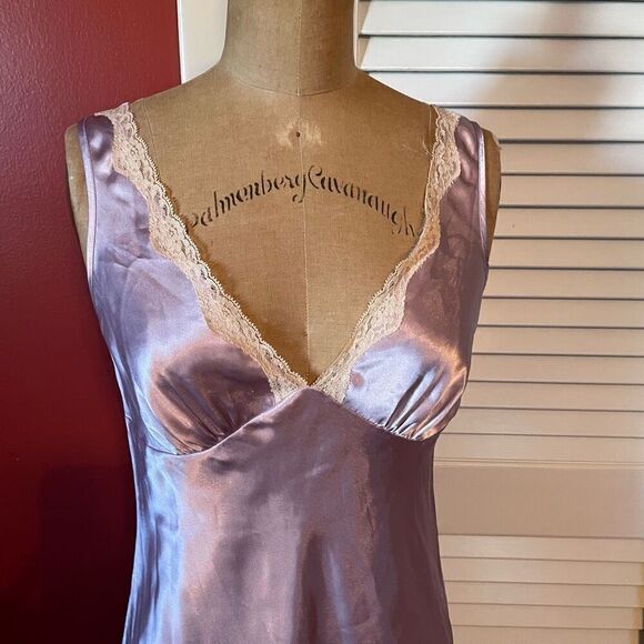 VICTORIA’S SECRET | light purple camisole XS - Picture 2 of 7